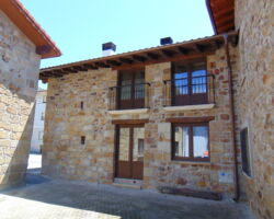 Familia bakarreko etxebizitza berritzea Familia bakarreko etxebizitza berritzea